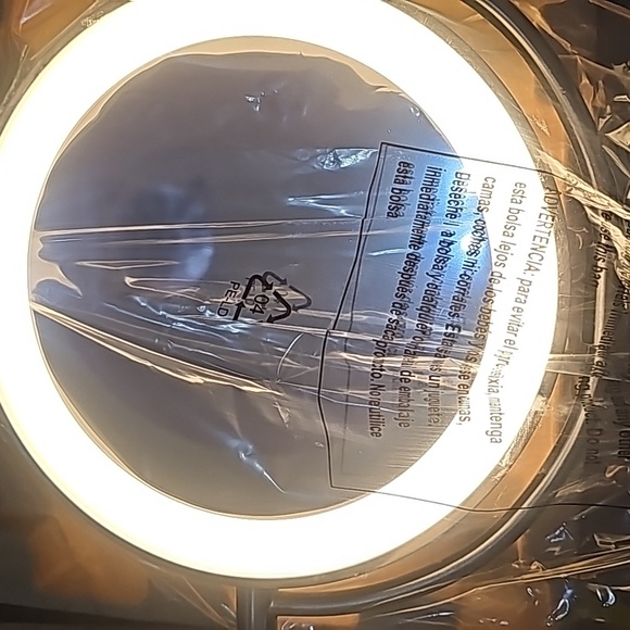 LED Vanity Mirror Large PLUG IN ONE ONLY New with box makeup Pleaese read ad - Picture 7 of 7